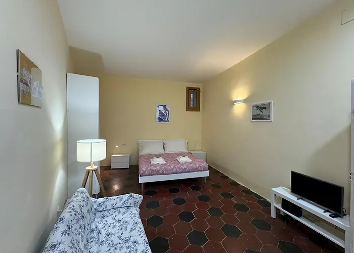 Le Due Torri In Rione Monti